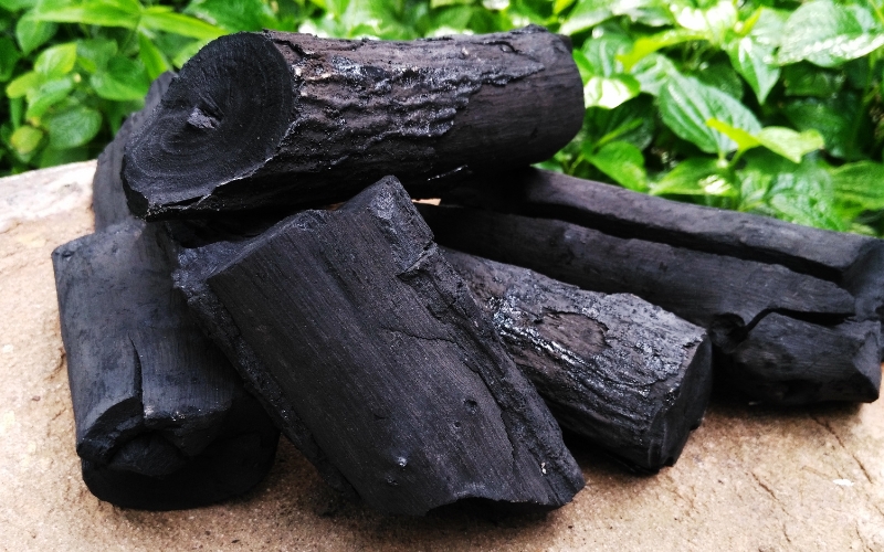 Than củi trắng